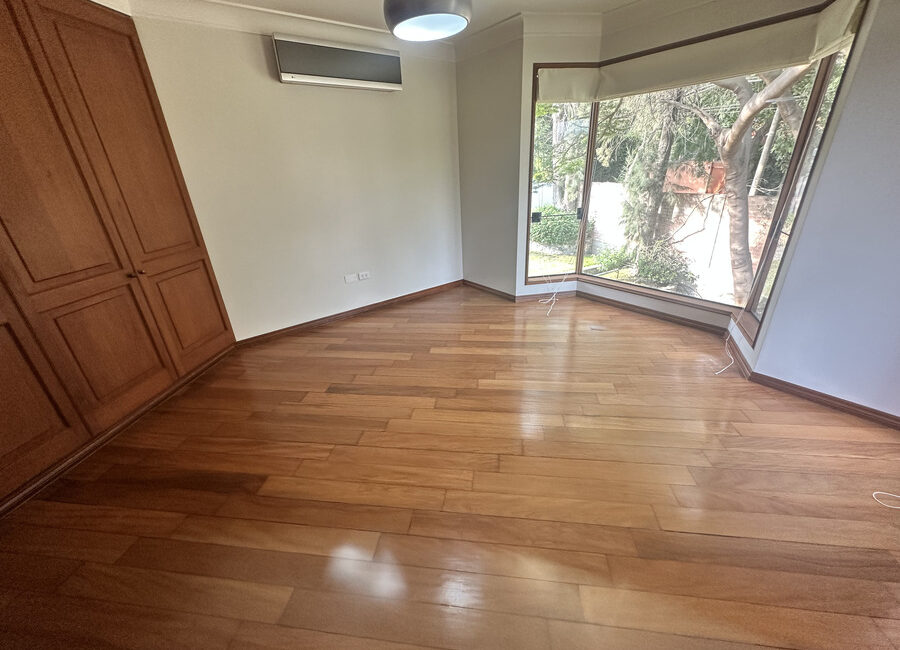 Venta de preciosa residencia en la 1a etapa de La Planicie, La Molina (cerca del Col. Villa María)