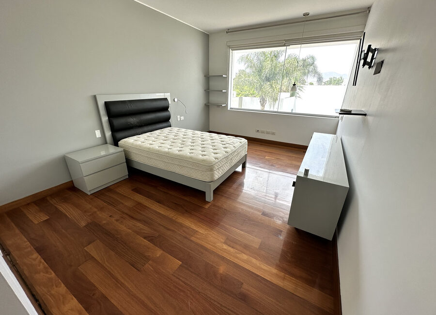 Venta de preciosa casa con jardín, terraza y bbq en Rinconada Alta, La Molina