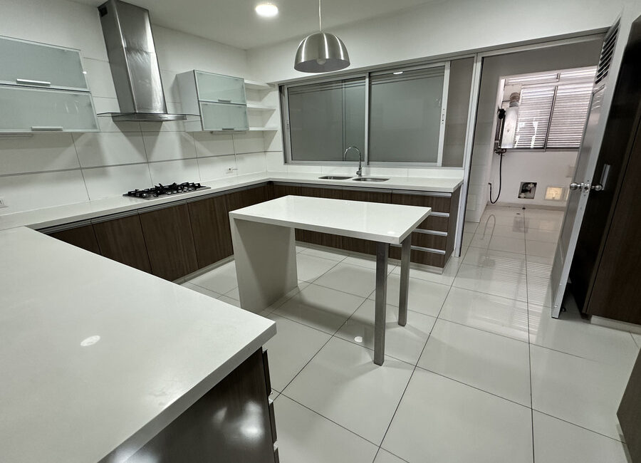 Venta de departamento en magnífico condominio Magna Haus, Monterrico, Surco