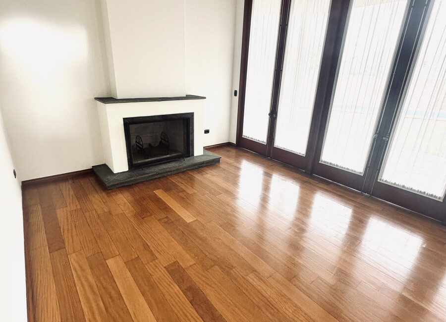 Venta de preciosa residencia en la 1a etapa de La Planicie, La Molina (cerca del Col. Villa María)
