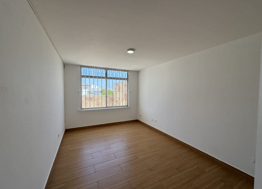Venta amplio dpto tipo casa en Playa Santa Maria del Mar. Remodelado