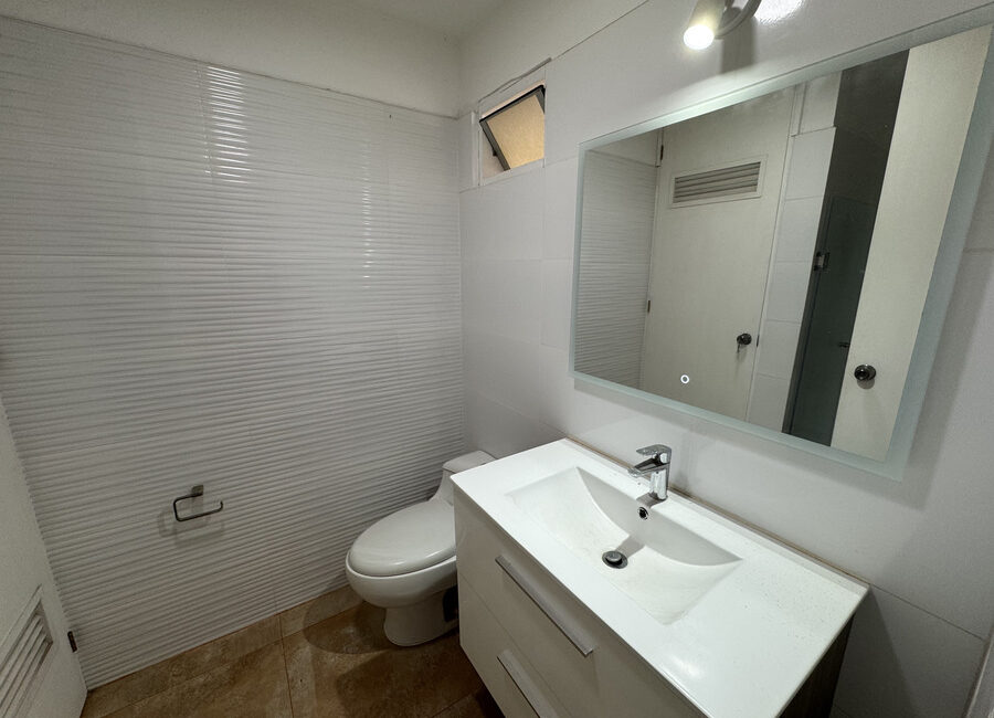 Venta amplio dpto tipo casa en Playa Santa Maria del Mar. Remodelado