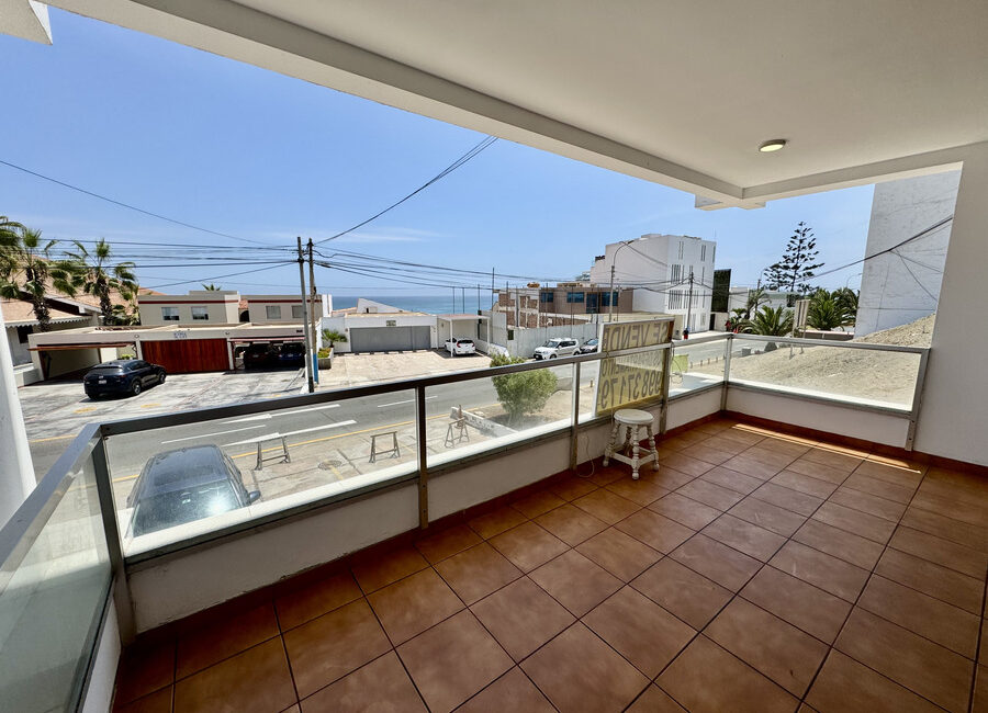 Venta amplio departamento en Playa Santa Maria del Mar. Remodelado
