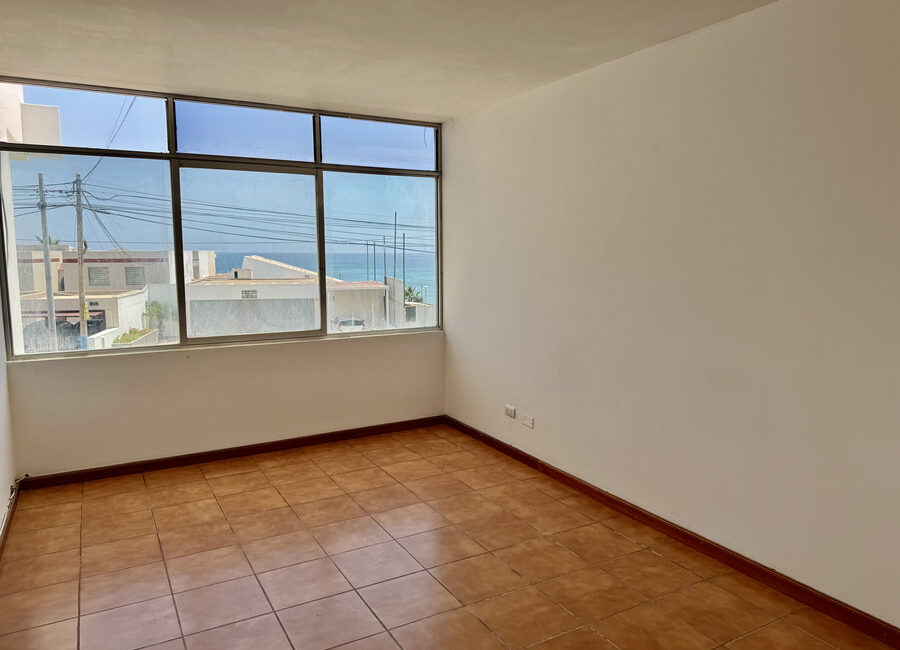 Venta amplio departamento en Playa Santa Maria del Mar. Remodelado