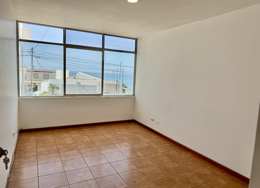 Venta amplio departamento en Playa Santa Maria del Mar. Remodelado