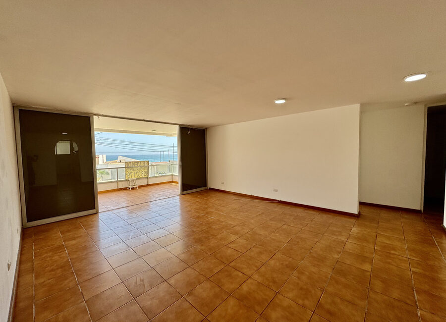 Venta amplio departamento Playa Santa Maria del Mar. REMODELADO