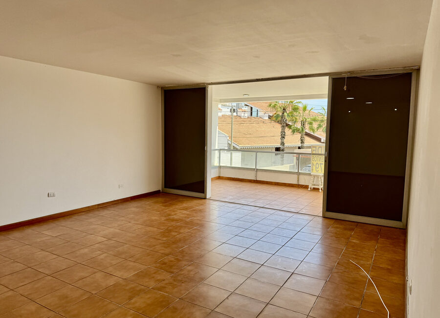 Venta amplio departamento en Playa Santa Maria del Mar. Remodelado