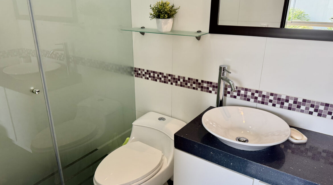 Venta moderna casa en condominio Urb. Sol de la Molina