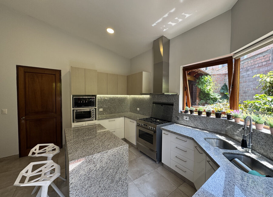 Venta residencia Urb. Camacho, La Molina.