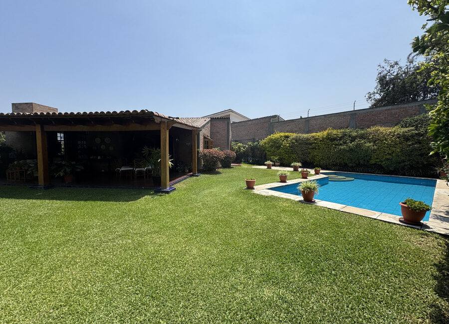 Venta residencia Urb. Camacho, La Molina.