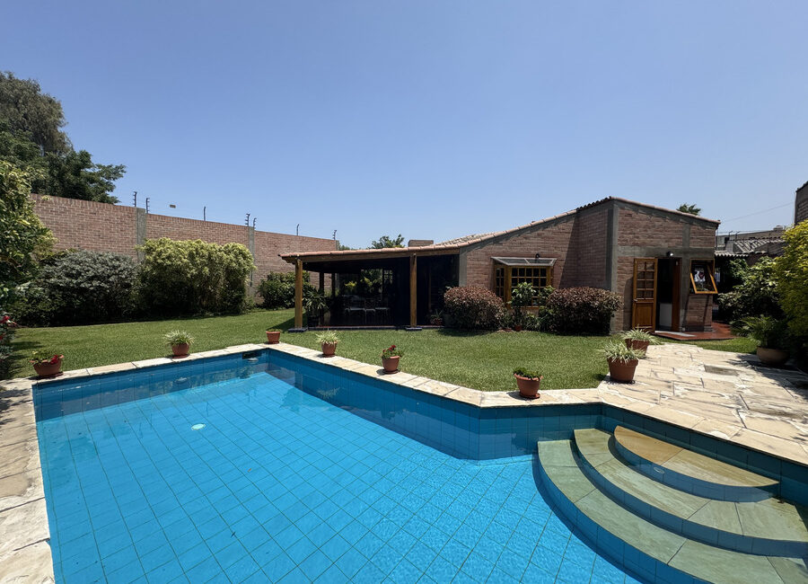 Venta residencia Urb. Camacho, La Molina.