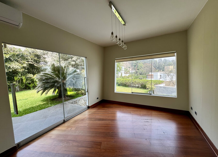 Venta moderna casa Urb. Rinconada Baja, La Molina