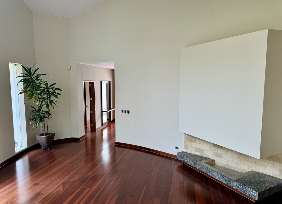 Venta moderna casa Urb. Rinconada Baja, La Molina