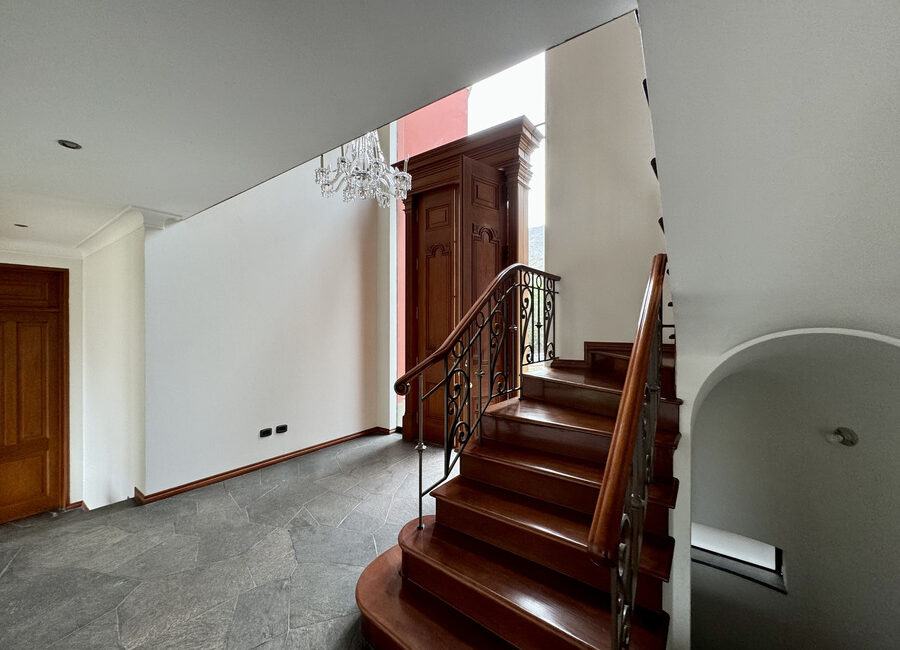 Venta residencia con gran terreno de 2500m2. Urb. La Planicie 1ra etapa, La Molina