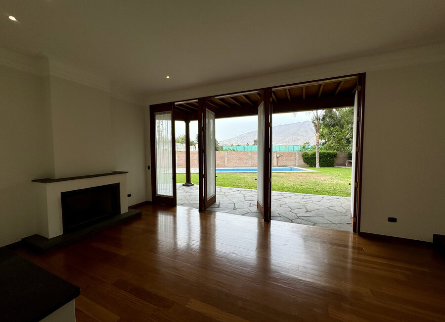 Venta residencia con gran terreno de 2500m2. Urb. La Planicie 1ra etapa, La Molina