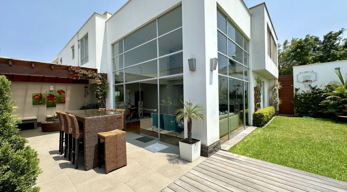 Venta casa en condominio Urb. Sol de la Molina