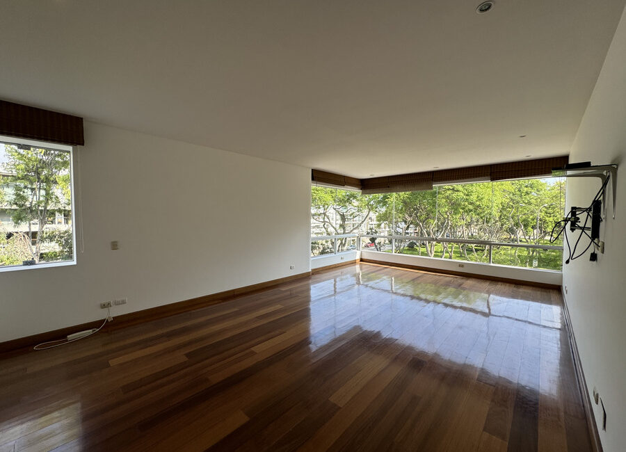 Venta espectacular penthouse Urb. Chacarilla, San Borja. Frente a parque.