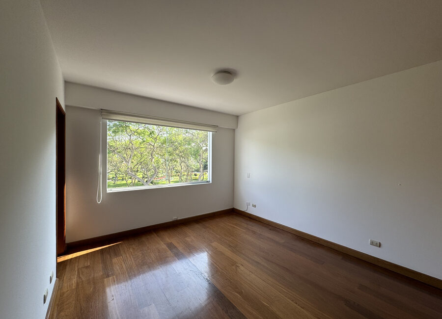 Venta espectacular penthouse Urb. Chacarilla, San Borja. Frente a parque.