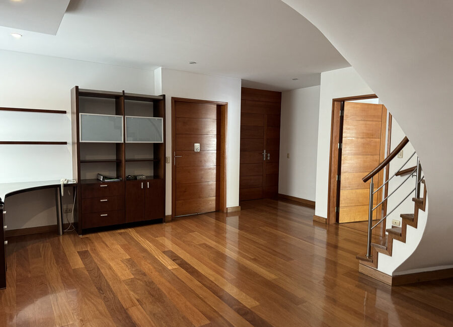 Venta espectacular penthouse Urb. Chacarilla, San Borja. Frente a parque.