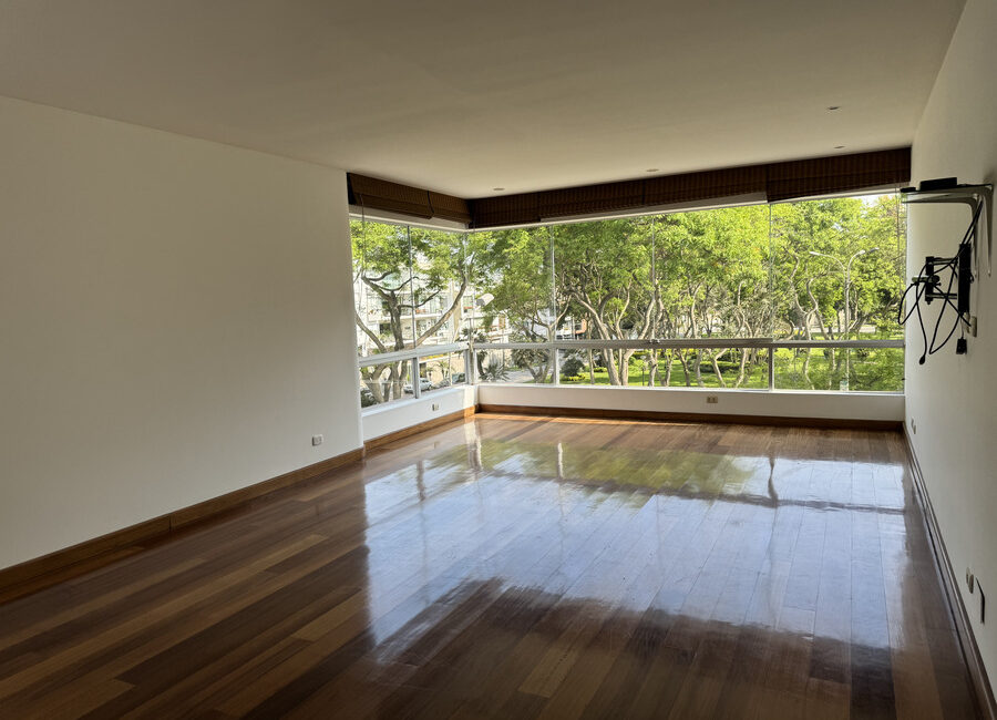 Venta espectacular penthouse Urb. Chacarilla, San Borja. Frente a parque.