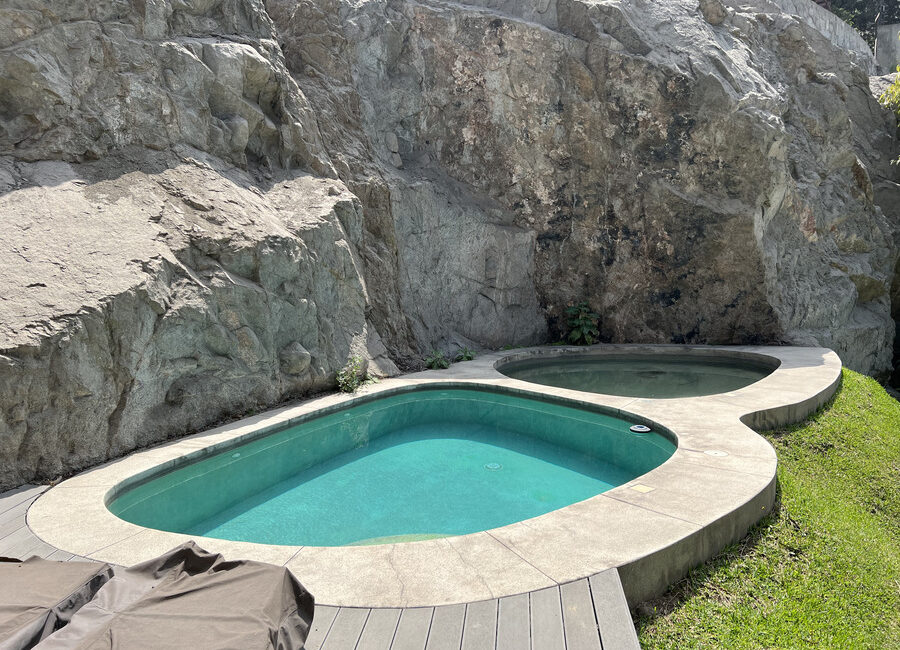 Venta residencia Urb. La Planicie 1ra etapa. Gran terreno.