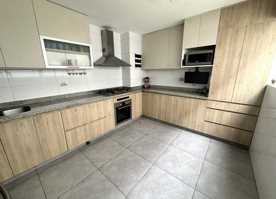 Venta Penthouse Duplex con terraza cerca de la UPC, Monterrico, Surco